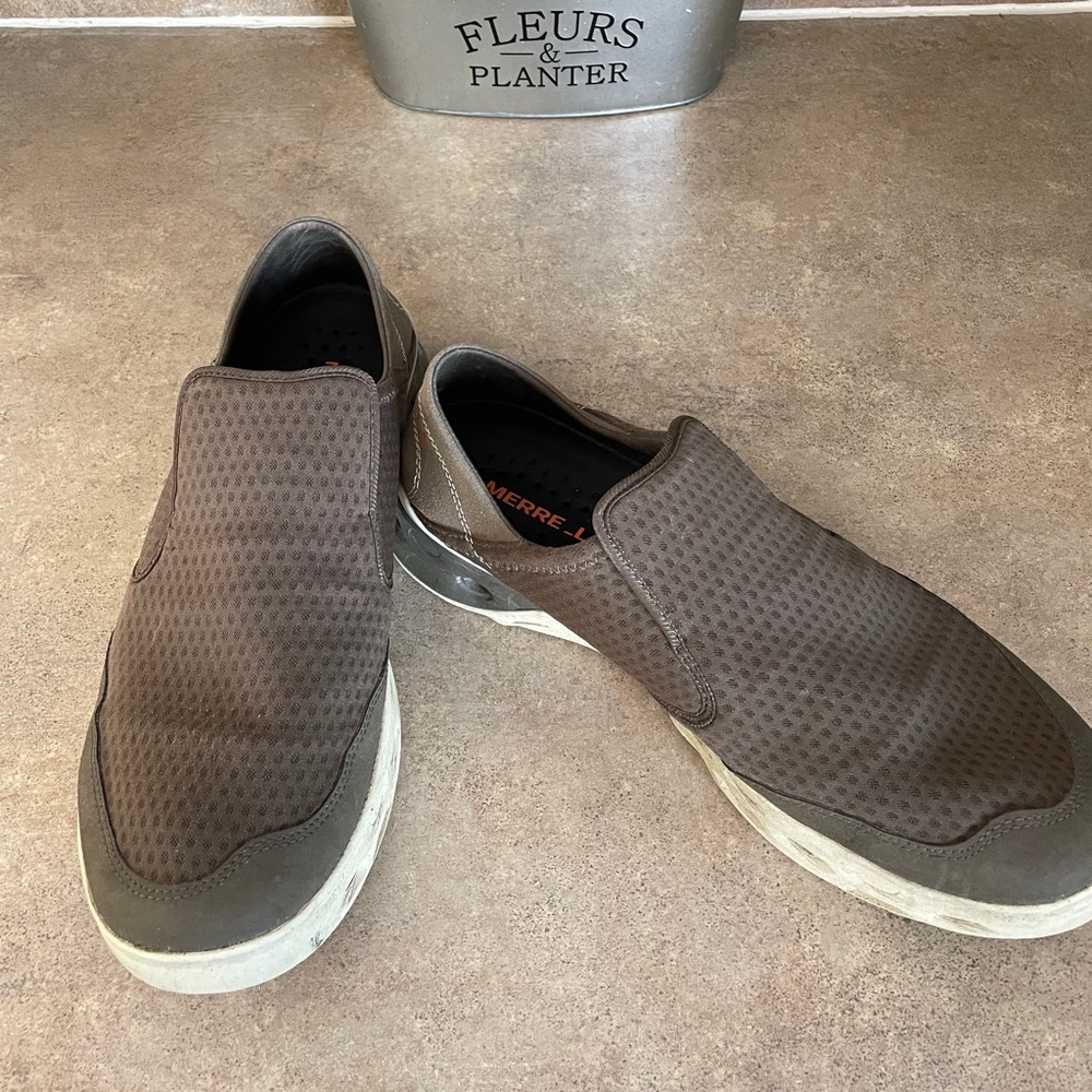 Men’s size 12 Merrell Vibram mesh slip on shoes.